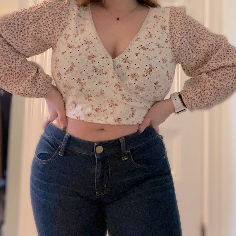 American Eagle Floral Wrap Long Sleeve